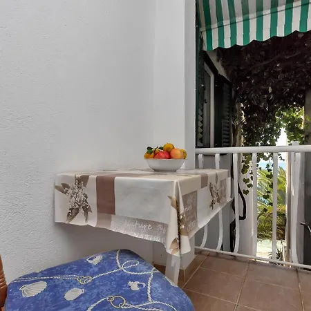 Apartment Robinzon Milivoj Bogomolje