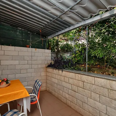 Robinzon Milivoj Apartment