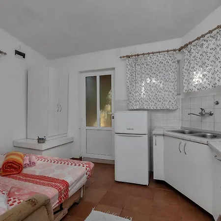Robinzon Milivoj Apartment