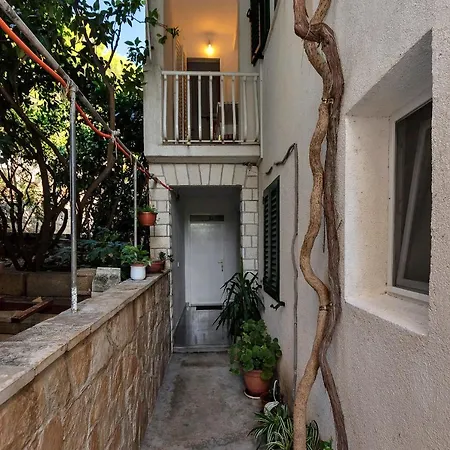 Robinzon Milivoj Διαμέρισμα Bogomolje