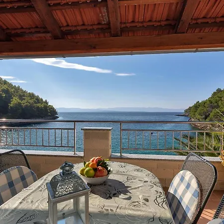 Apartment Robinzon Milivoj Bogomolje